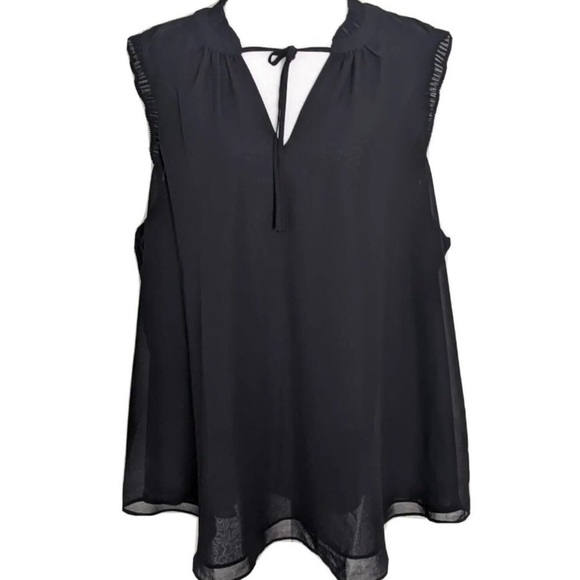 🌼FOR BUNDLE ONLY🌼Torrid Black Dobby Chiffon Pleated Blouse Tank - Picture 1 of 12